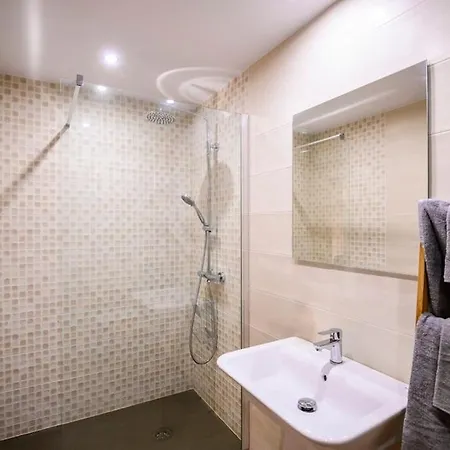 Holiday home Con Piscina En Doninos Ferrol